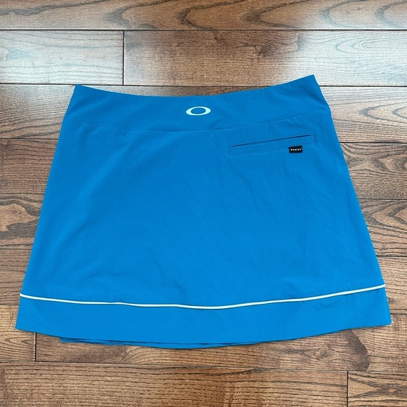 Oakley Golf Skort with built in shorts and high rise - Picture 7 of 8
